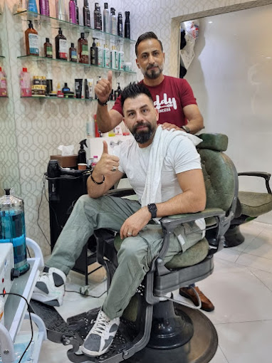 Hot towel shave Palm Jumeirah - Traditional luxury shave at waterfront location